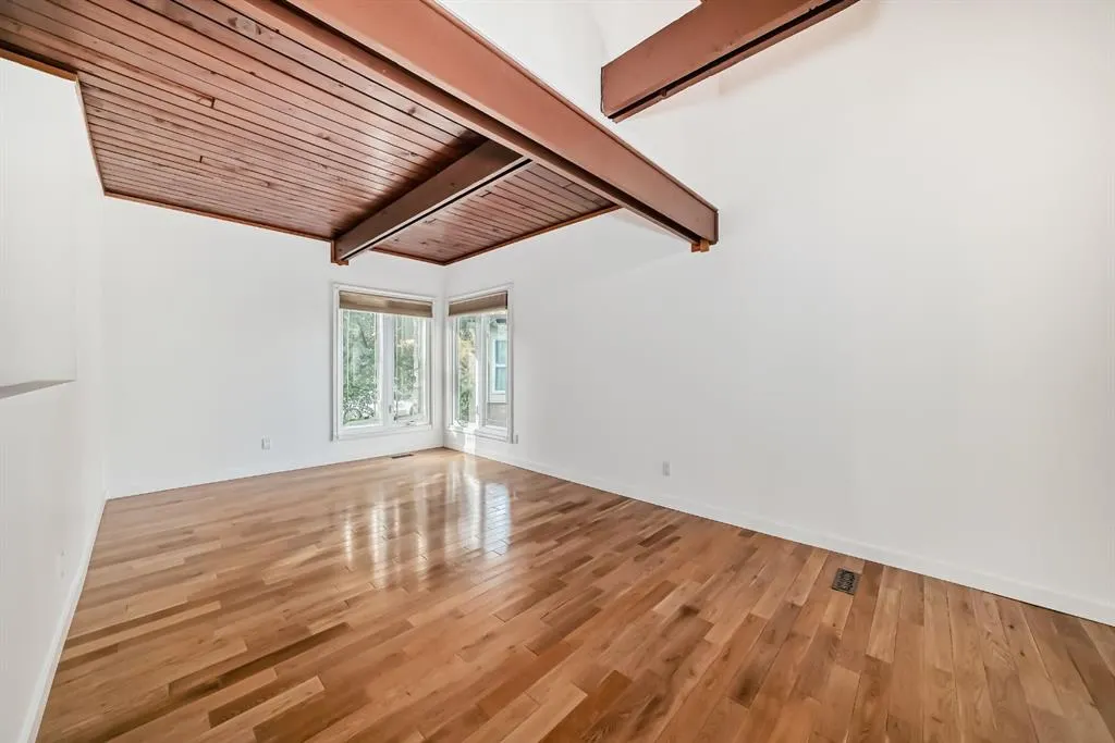 15A Arlington Bay SE