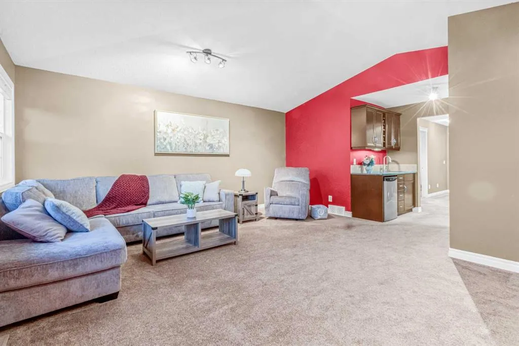 262 Hillcrest Circle SW
