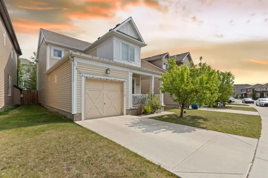 935 Windhaven Close SW