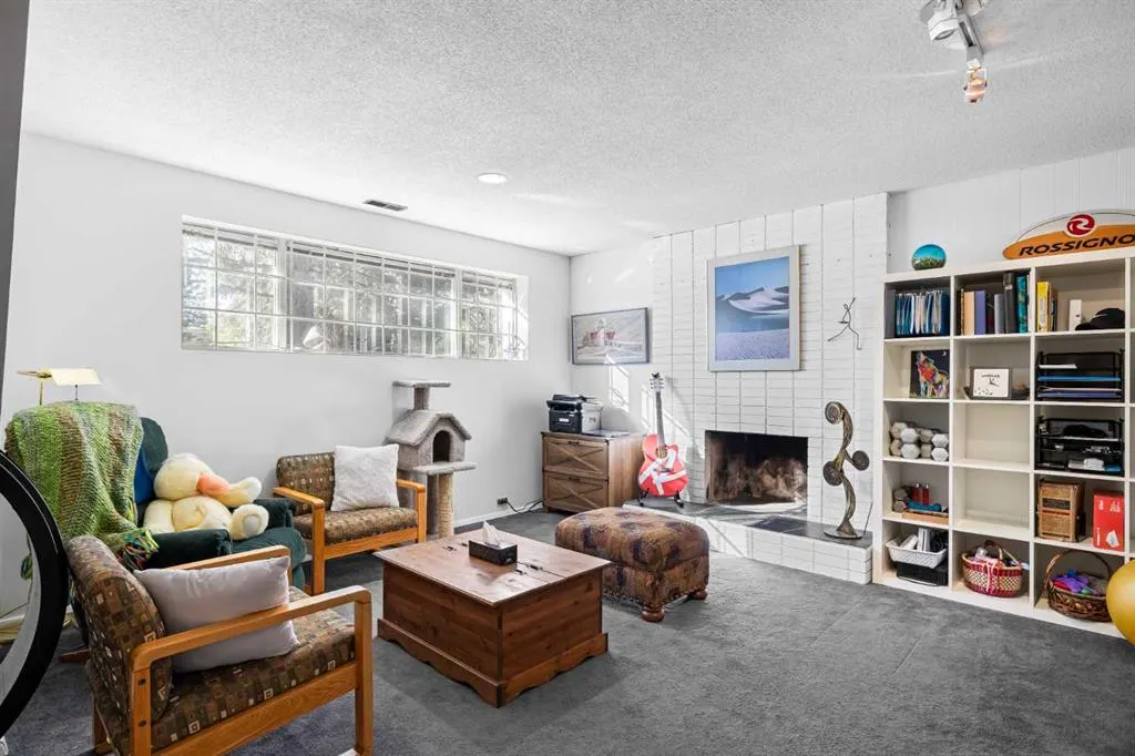 5016 Viceroy Drive NW
