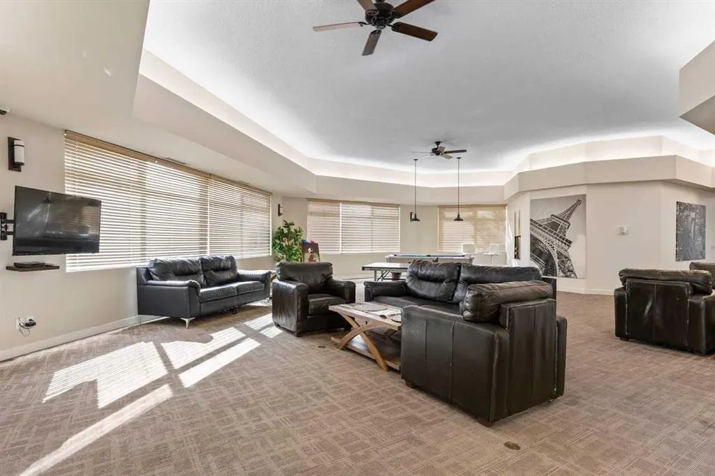 2611 Edenwold Heights NW, #11