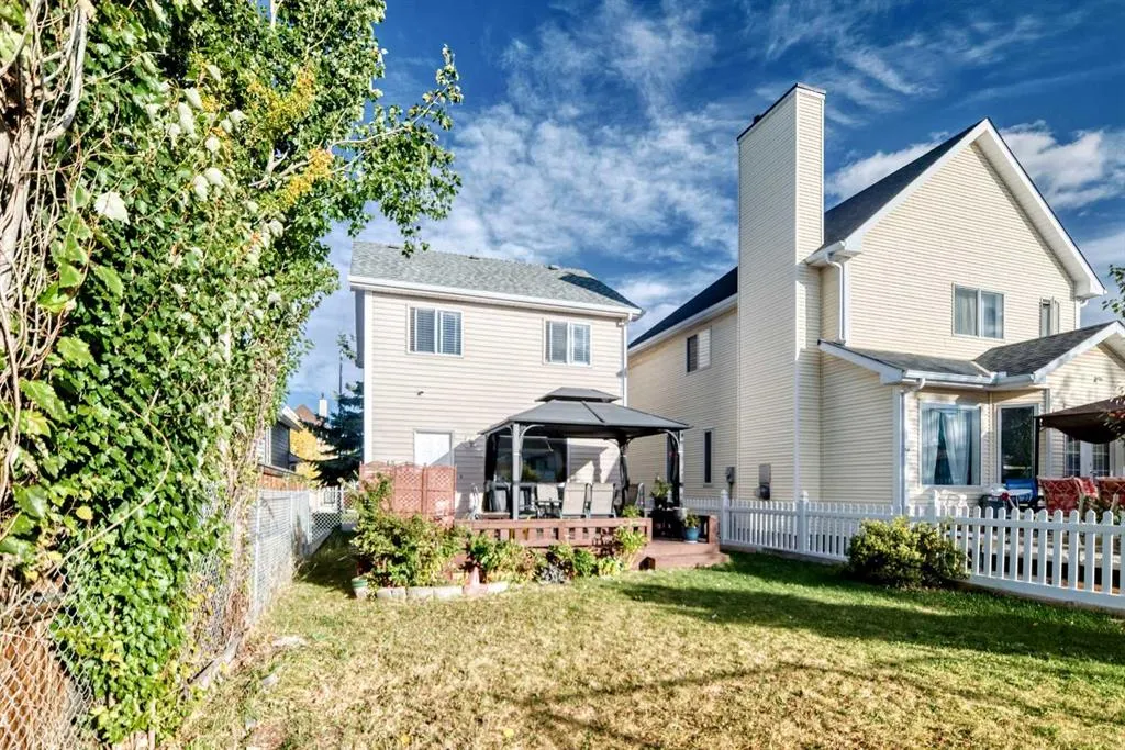 79 Hidden Crescent NW