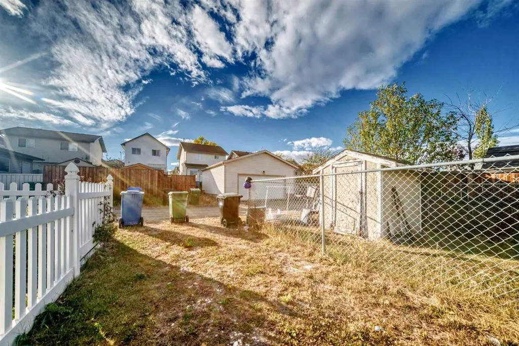 79 Hidden Crescent NW