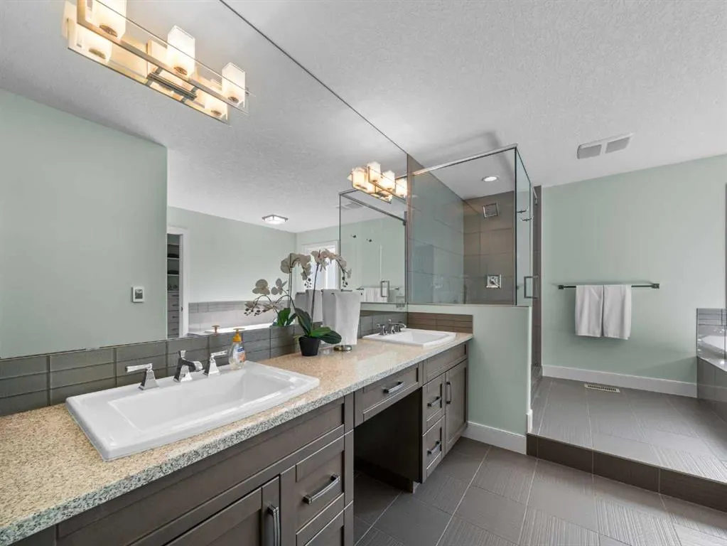 95 Mahogany Manor SE