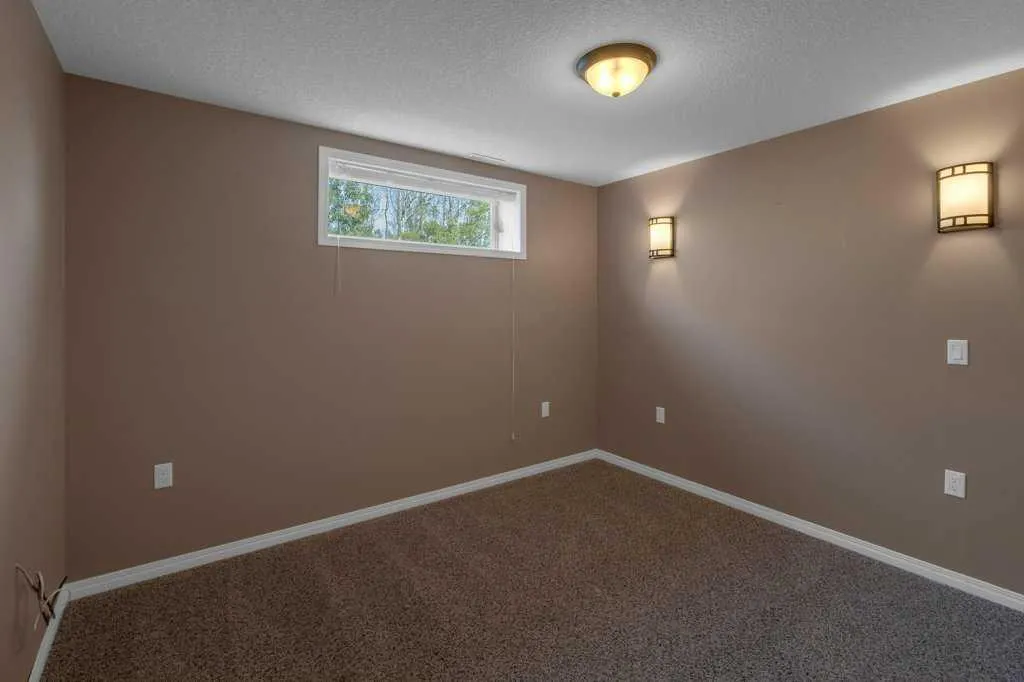 129 Covenant Bay