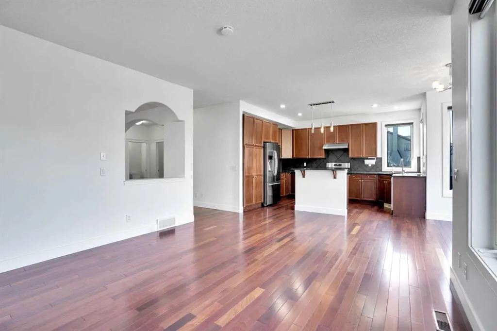 444 Evanston View NW