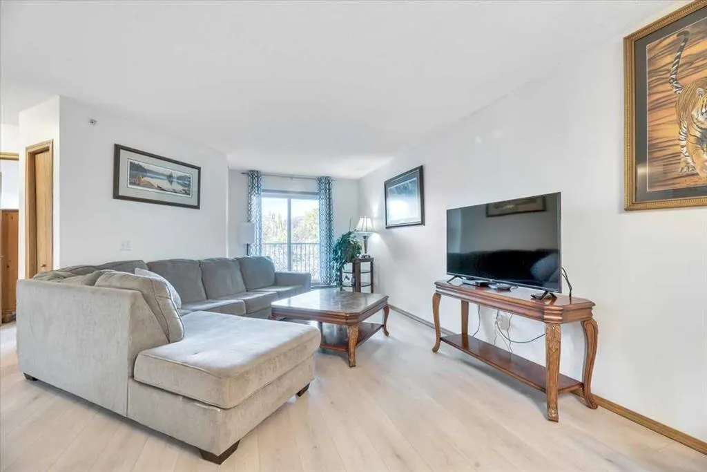 11 Somervale View SW, #308