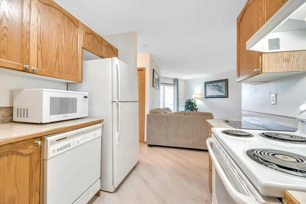 11 Somervale View SW, #308