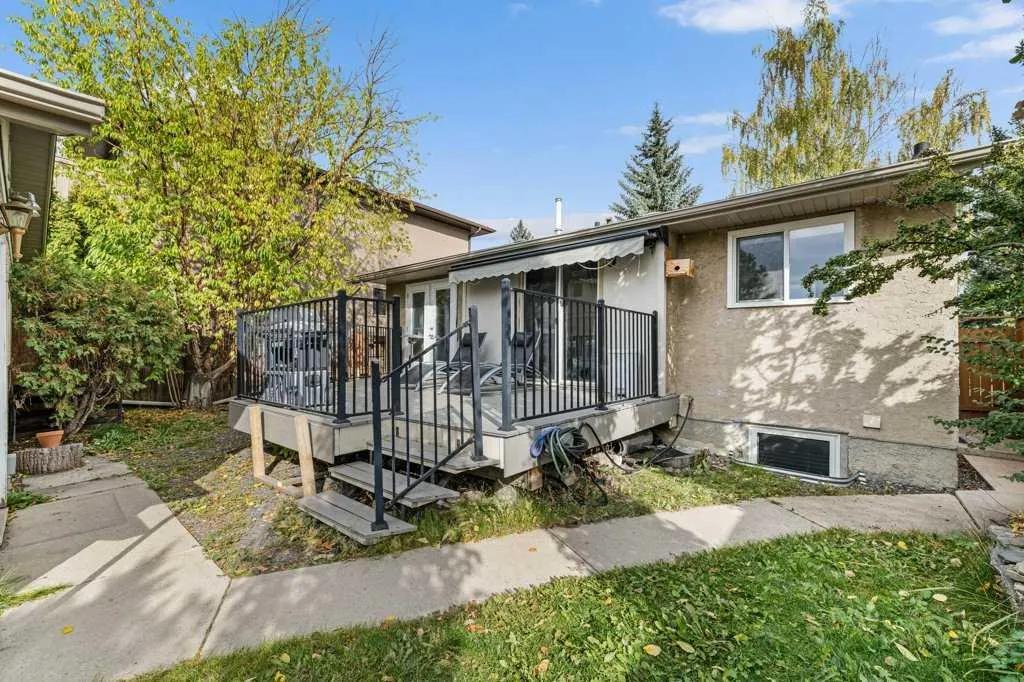 488 Bracewood Crescent SW
