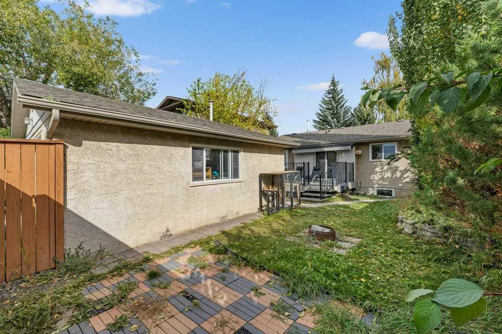 488 Bracewood Crescent SW