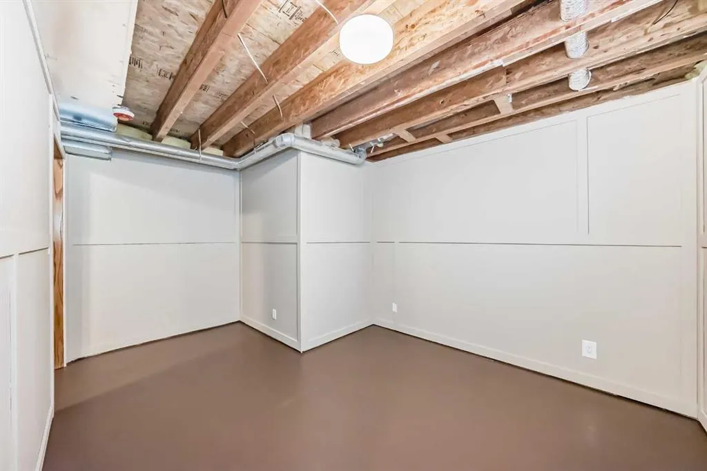 113 Whispering Way