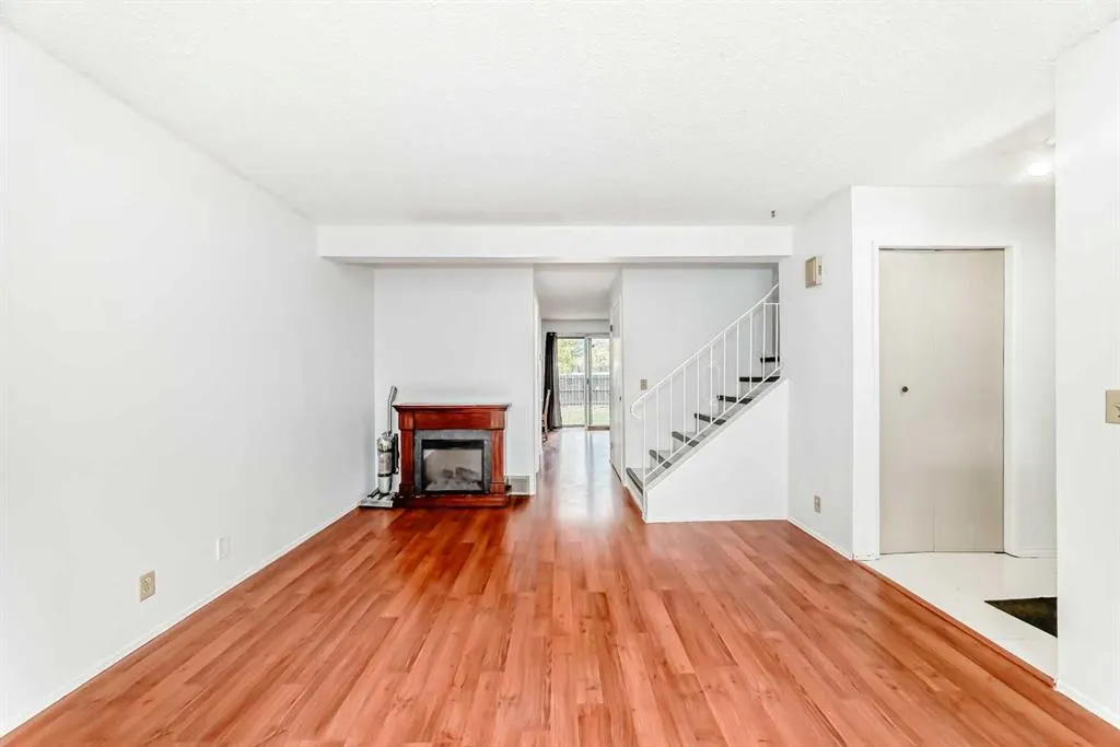 380 Bermuda Drive NW, ##11
