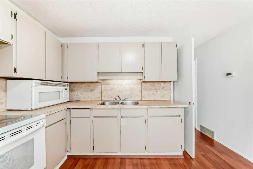 380 Bermuda Drive NW, ##11