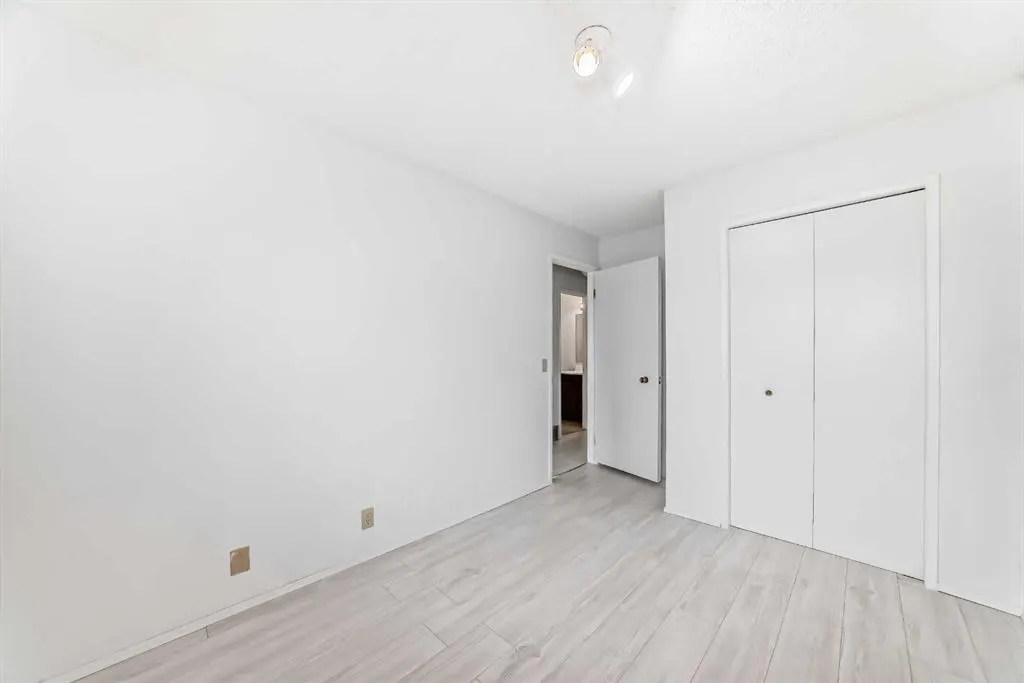 380 Bermuda Drive NW, ##11