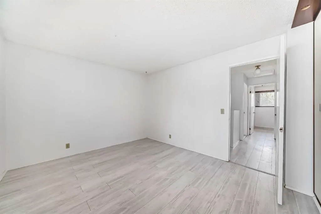 380 Bermuda Drive NW, ##11