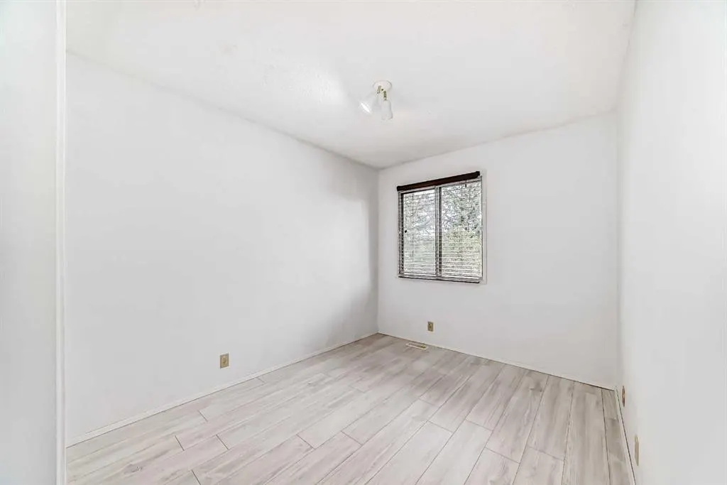380 Bermuda Drive NW, ##11