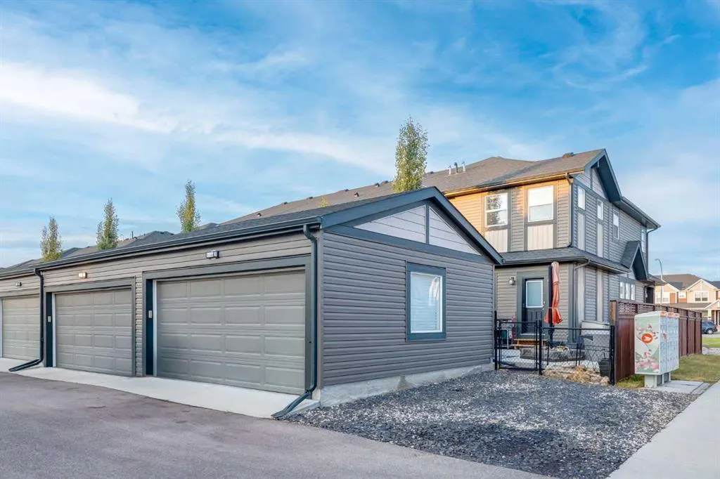 1136 MIDTOWN Lane SW