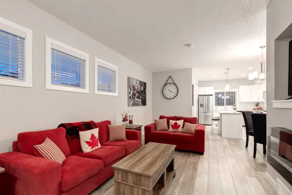 1136 MIDTOWN Lane SW