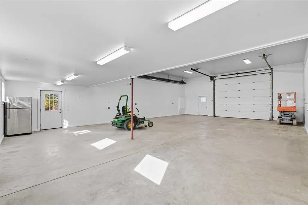 252047 Township Road 252