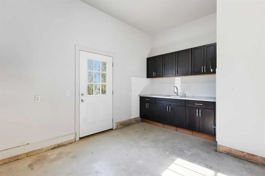 252047 Township Road 252