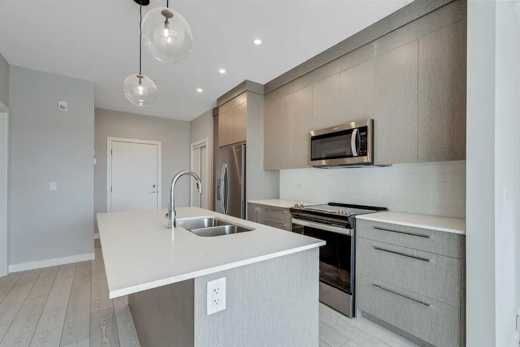 395 Skyview Parkway NE, #2303
