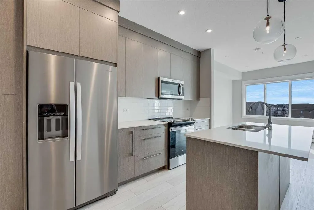 395 Skyview Parkway NE, #2303