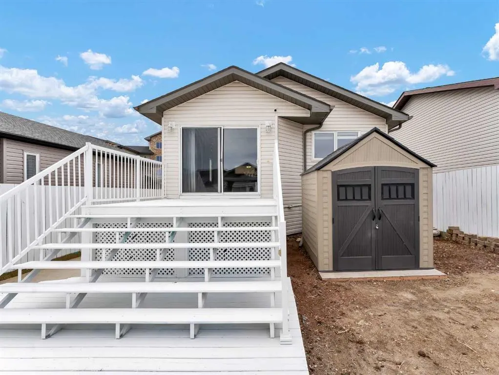 26 Terrace View NE