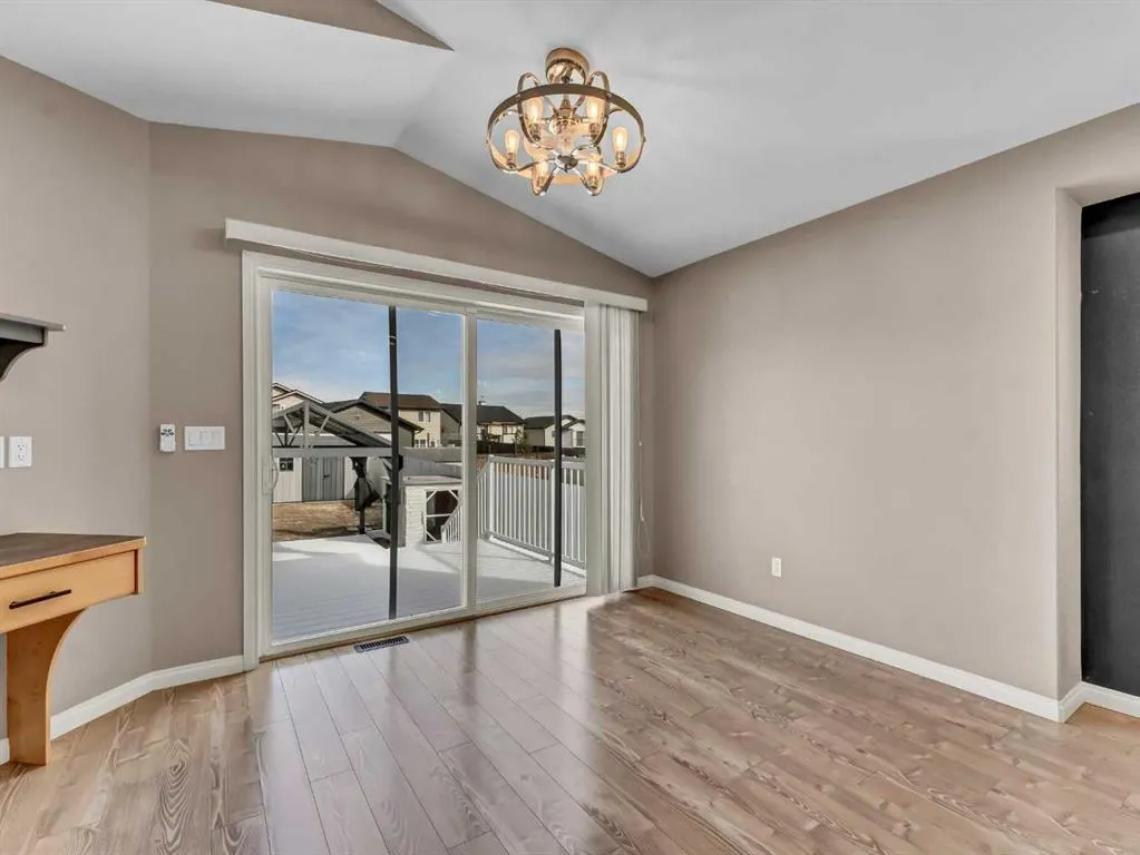 26 Terrace View NE