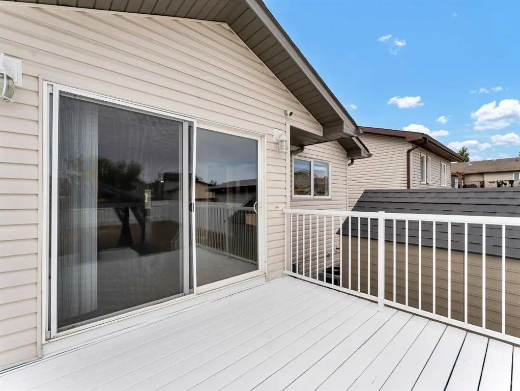 26 Terrace View NE