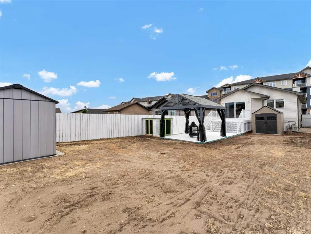 26 Terrace View NE