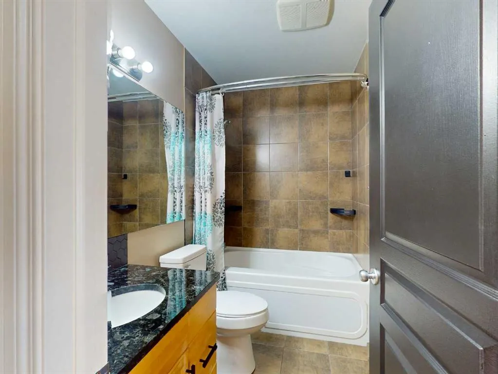 26 Terrace View NE
