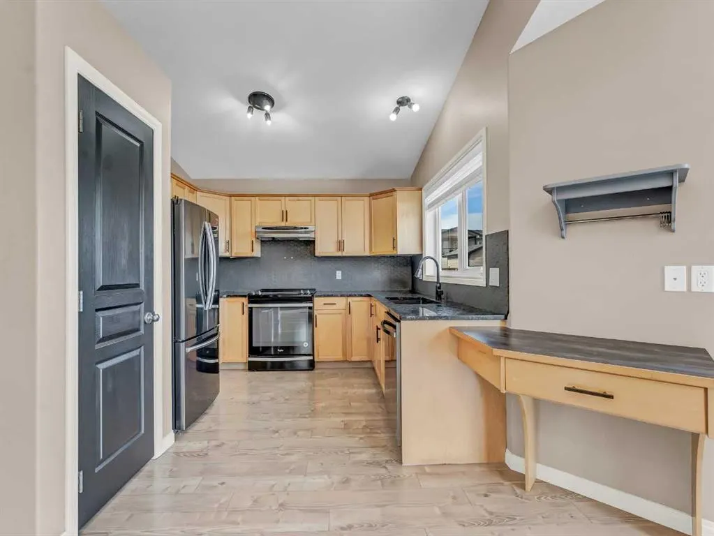 26 Terrace View NE
