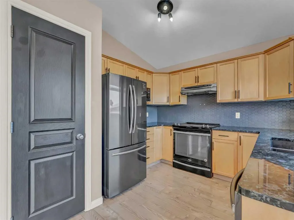 26 Terrace View NE