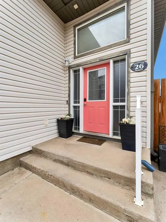 26 Terrace View NE