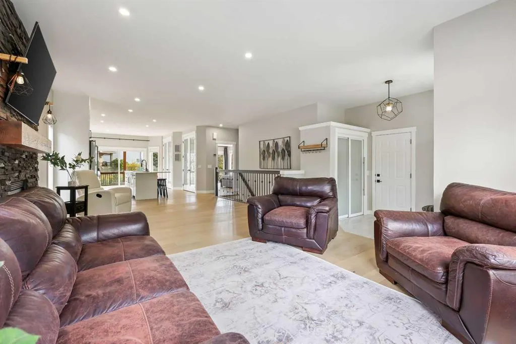 240 Cove Road