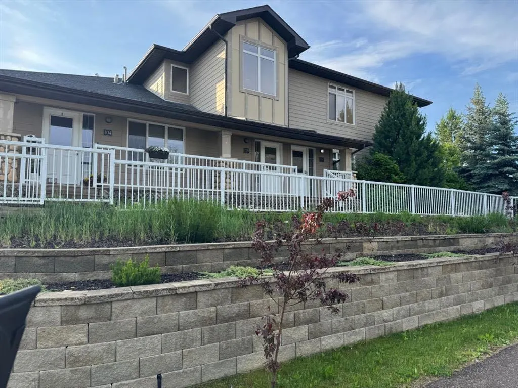 105 Fontaine Crescent SE, #101