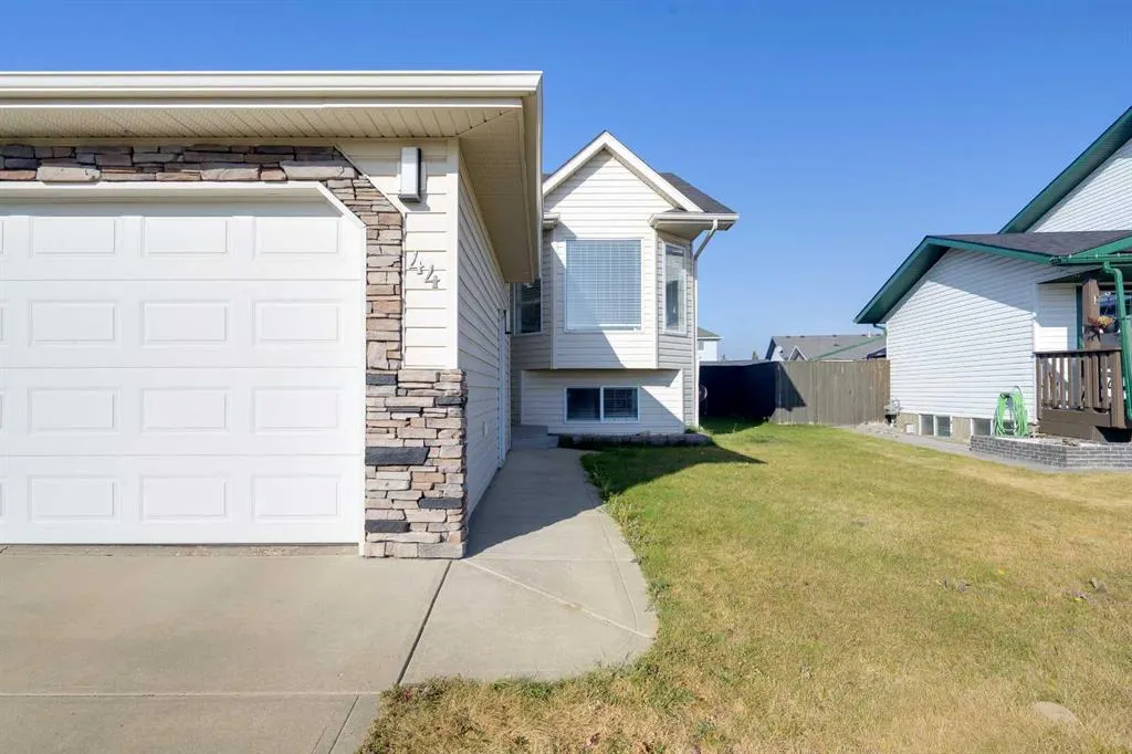 44 Parkside Crescent