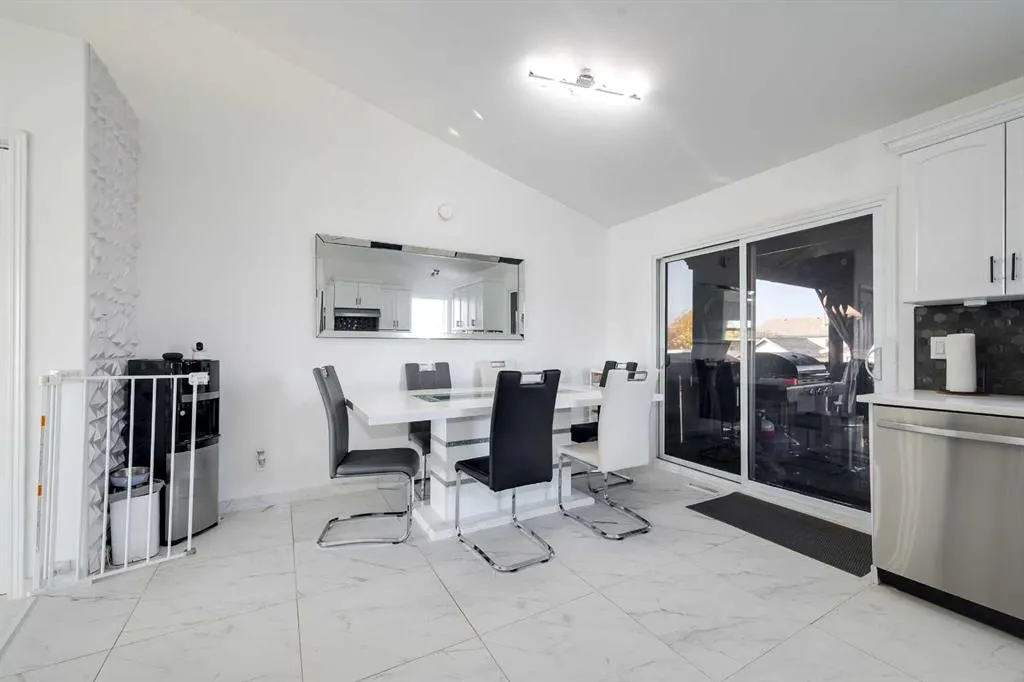 44 Parkside Crescent