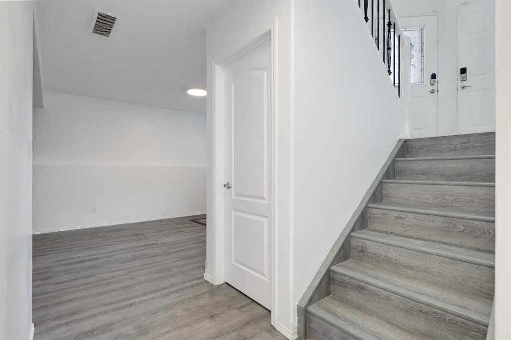44 Parkside Crescent