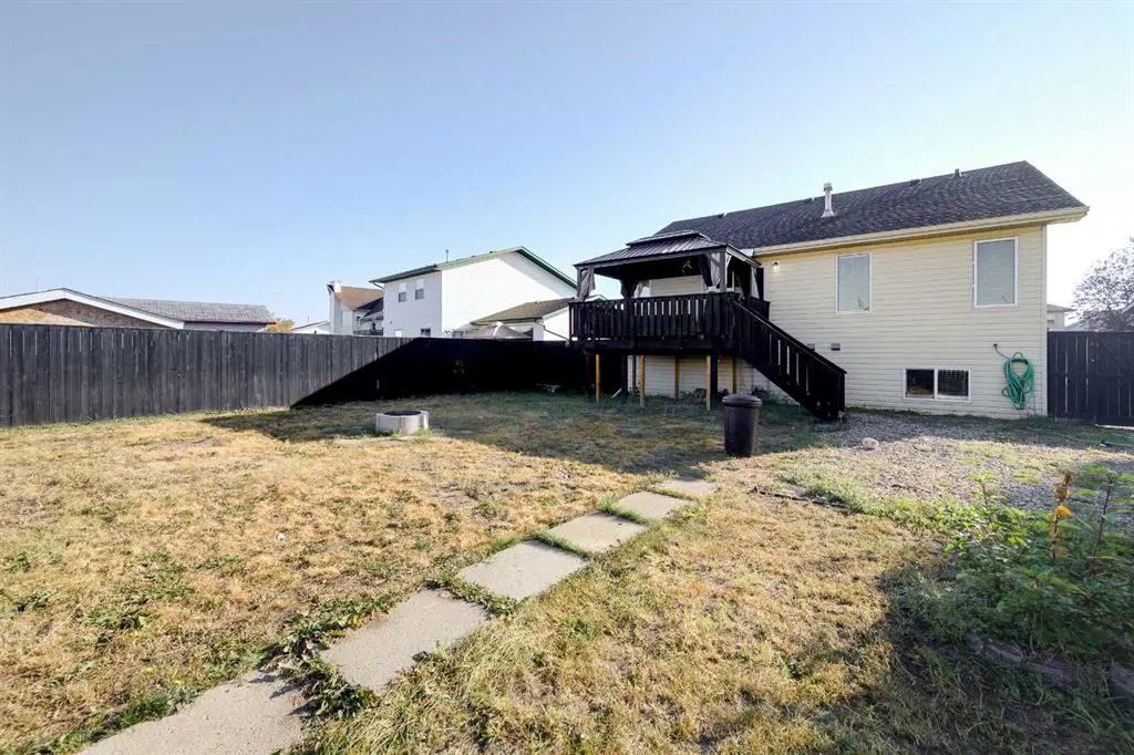 44 Parkside Crescent