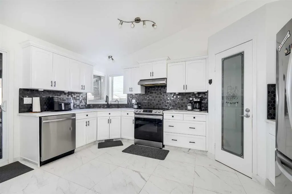 44 Parkside Crescent