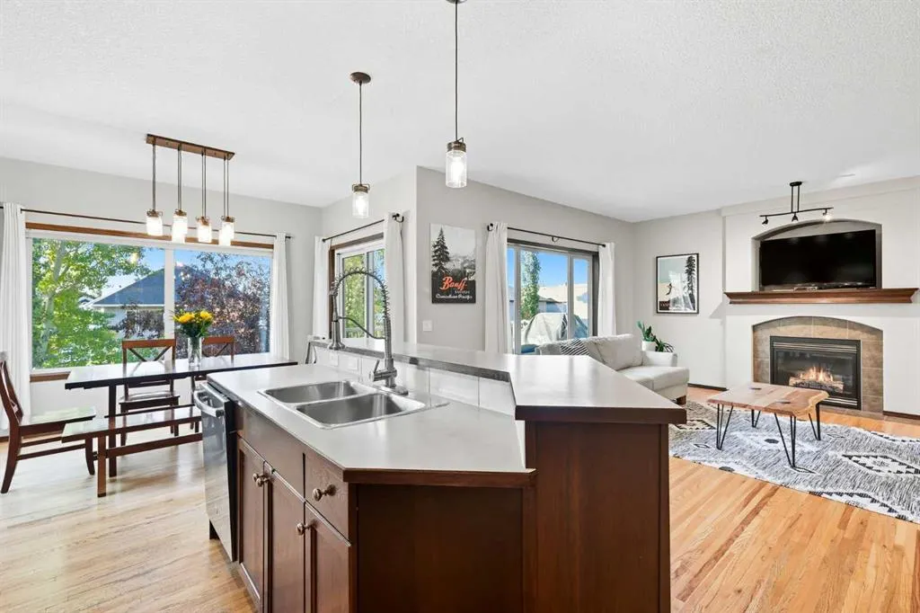 155 Sunset Close