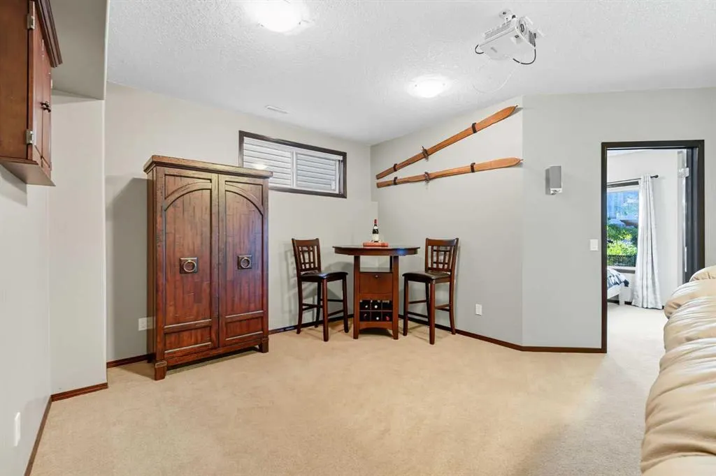 155 Sunset Close