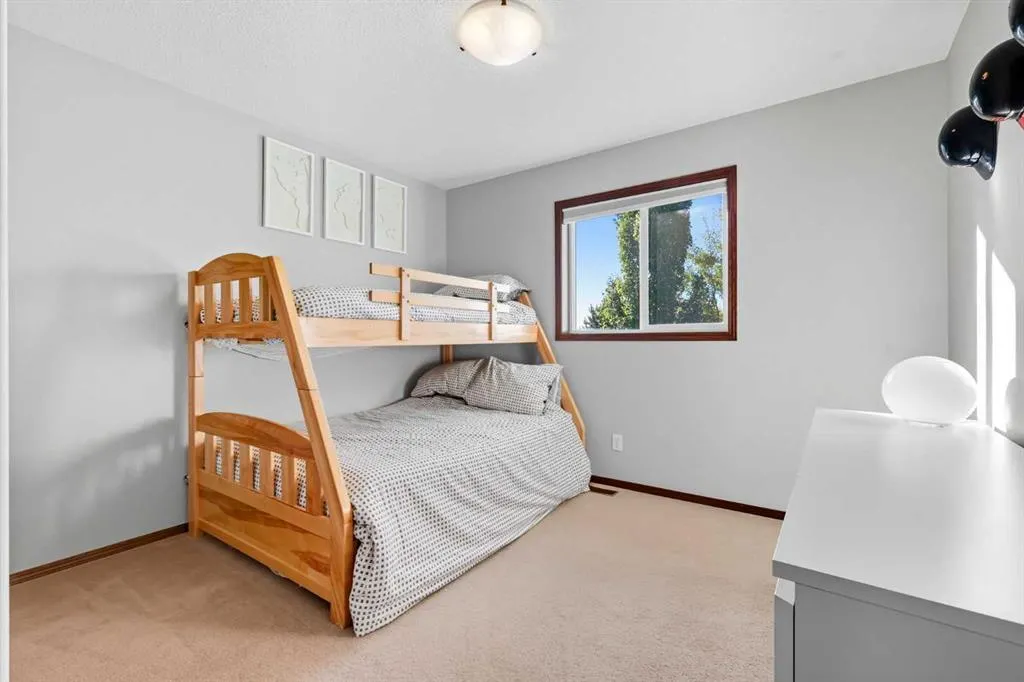 155 Sunset Close