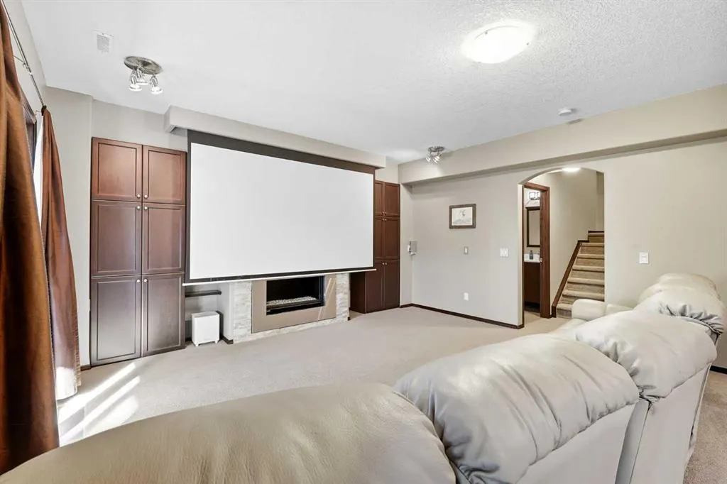 155 Sunset Close