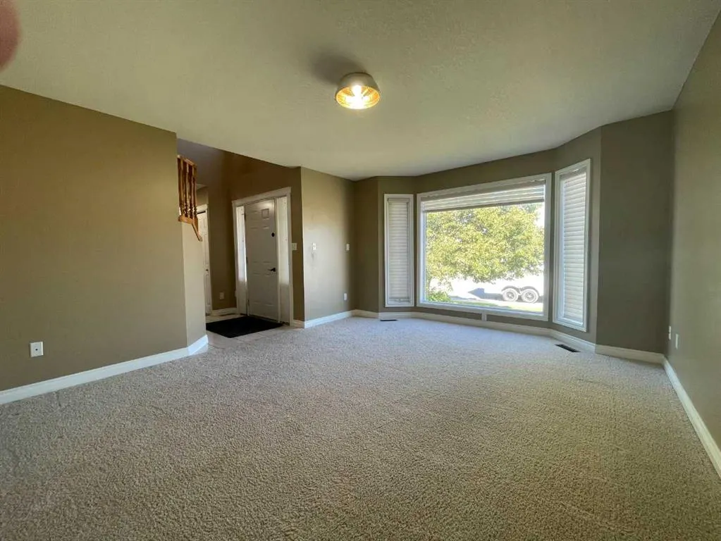 353 9 Street W