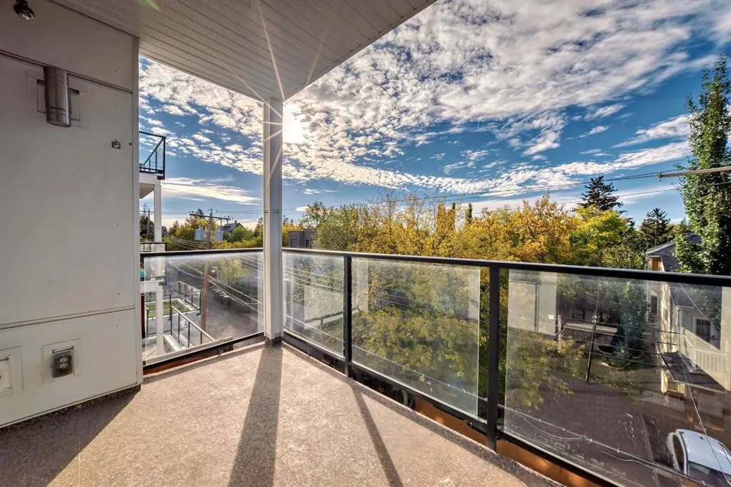 1521 26 Avenue SW, #206