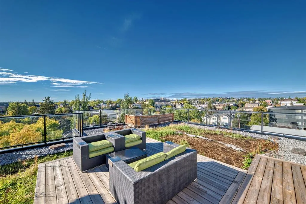 1521 26 Avenue SW, #206