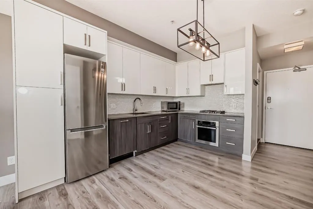 1521 26 Avenue SW, #206