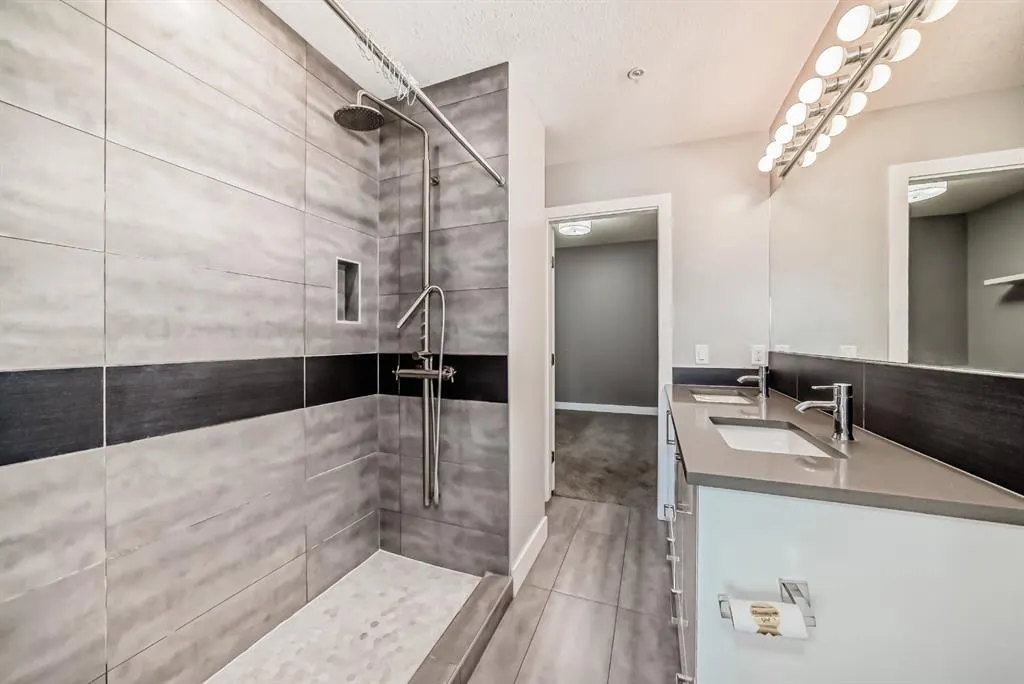 1521 26 Avenue SW, #206